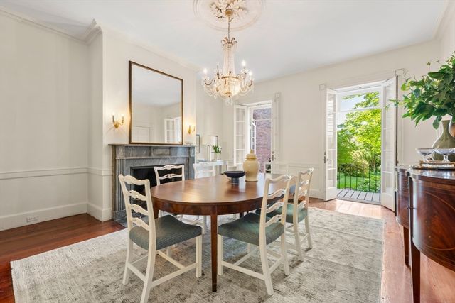 33 Chestnut St, Salem, MA 01970