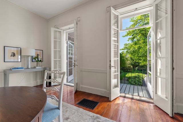 33 Chestnut St, Salem, MA 01970