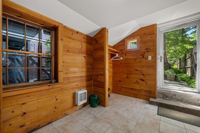 33 Chestnut St, Salem, MA 01970