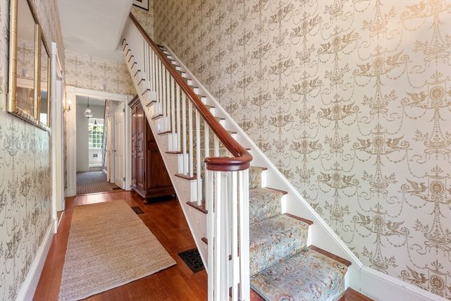 33 Chestnut St, Salem, MA 01970