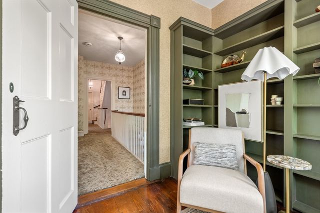 33 Chestnut St, Salem, MA 01970
