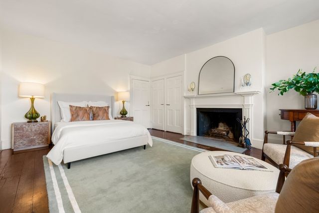 33 Chestnut St, Salem, MA 01970
