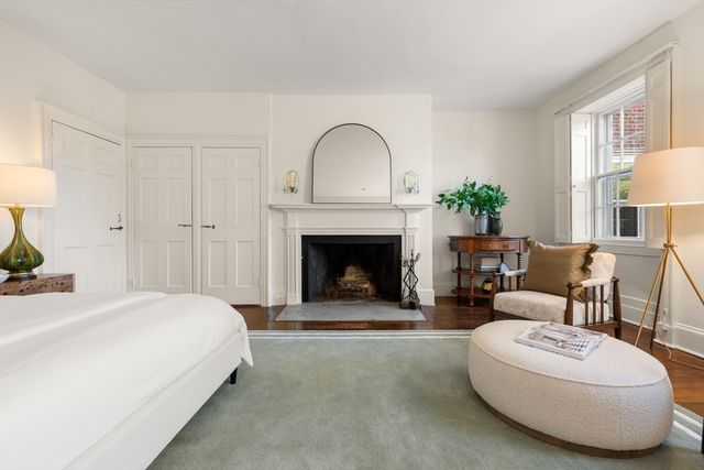 33 Chestnut St, Salem, MA 01970
