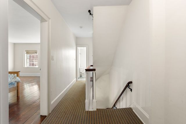 33 Chestnut St, Salem, MA 01970