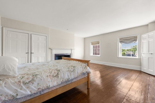 33 Chestnut St, Salem, MA 01970