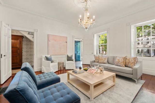 33 Chestnut St, Salem, MA 01970