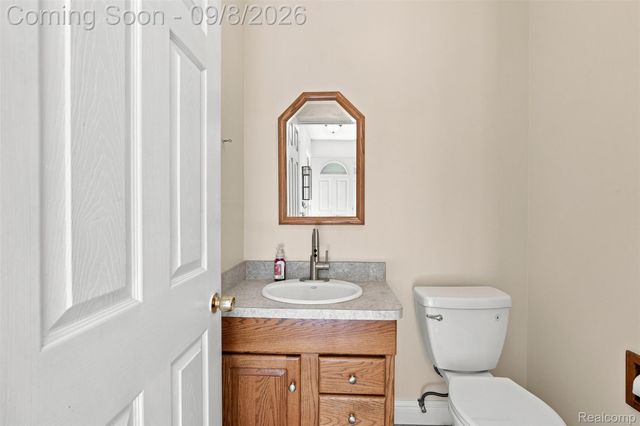 418 Willow Grove Lane, Rochester Hills, MI 48307