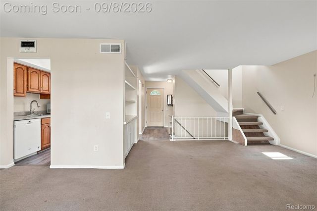 418 Willow Grove Lane, Rochester Hills, MI 48307