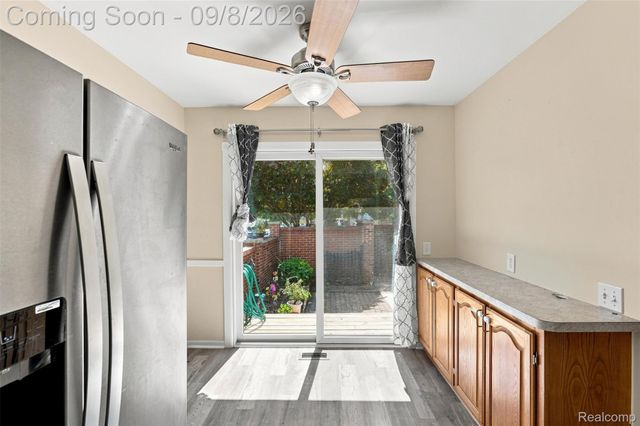 418 Willow Grove Lane, Rochester Hills, MI 48307