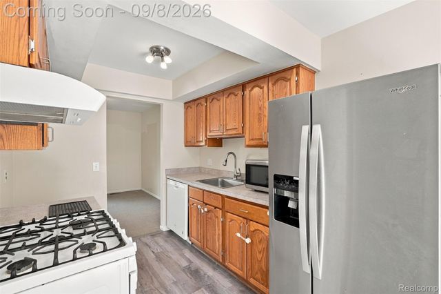 418 Willow Grove Lane, Rochester Hills, MI 48307