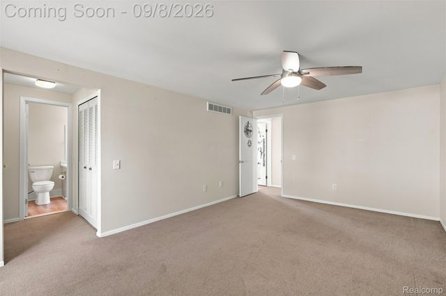 418 Willow Grove Lane, Rochester Hills, MI 48307