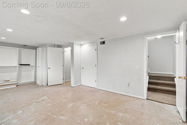 418 Willow Grove Lane, Rochester Hills, MI 48307