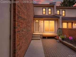 418 Willow Grove Lane, Rochester Hills, MI 48307