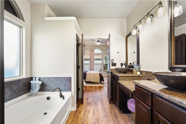 303 Pacific Dr, Portland, TX 78374