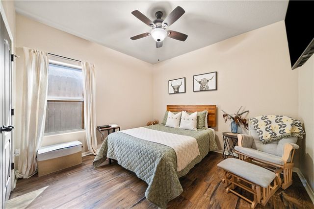 303 Pacific Dr, Portland, TX 78374