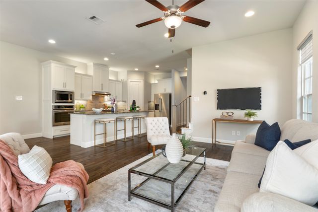 1036 Gardenia Street, Carrollton, TX 75007