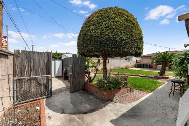 6023 Pepperwood, Lakewood, CA 90712