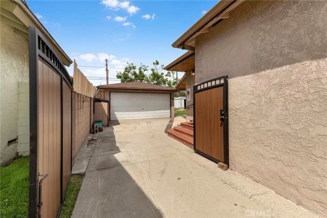 6023 Pepperwood, Lakewood, CA 90712