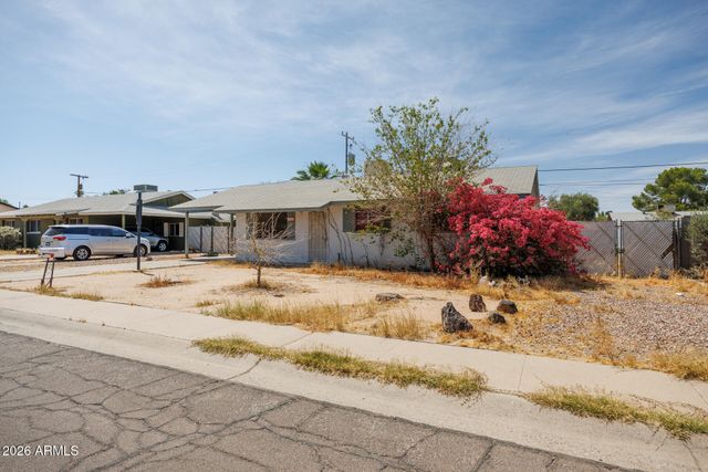 725 E MANOR Drive, Casa Grande, AZ 85122