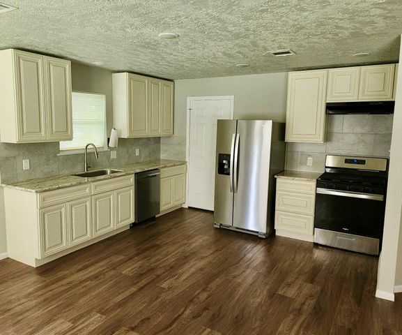 3860 Jasmine Drive, Alvin, TX 77511