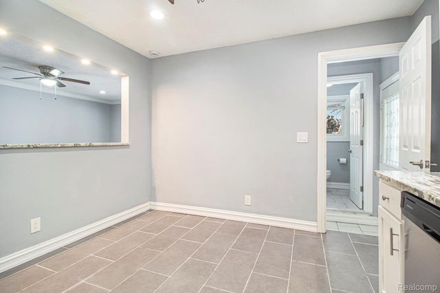 4018 Quillen Avenue, Waterford Charter Township, MI 48329