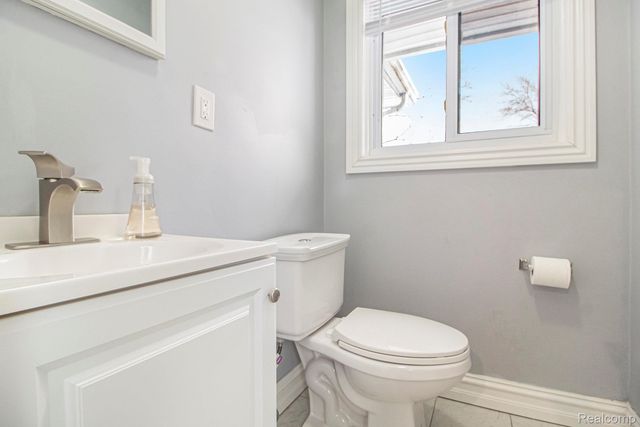 4018 Quillen Avenue, Waterford Charter Township, MI 48329