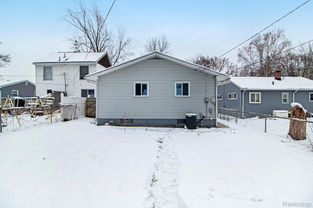 4018 Quillen Avenue, Waterford Charter Township, MI 48329