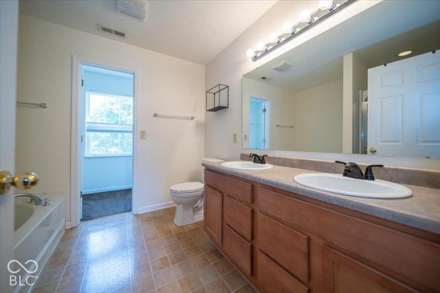 2040 St Clifford Drive, Indianapolis, IN 46239