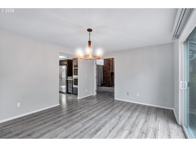 17 BRITTEN Ct, Lake Oswego, OR 97035