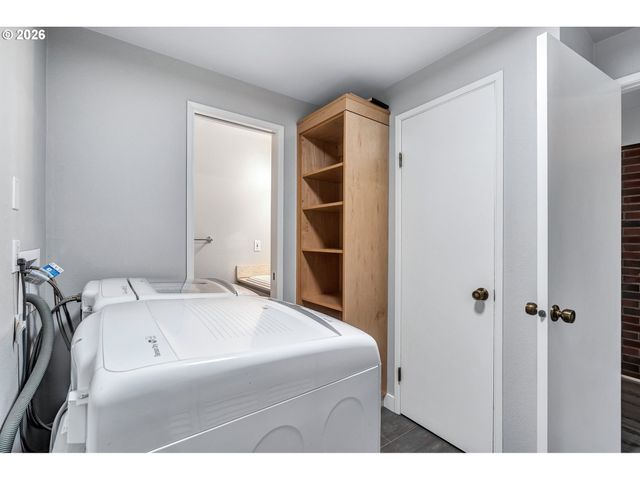 17 BRITTEN Ct, Lake Oswego, OR 97035