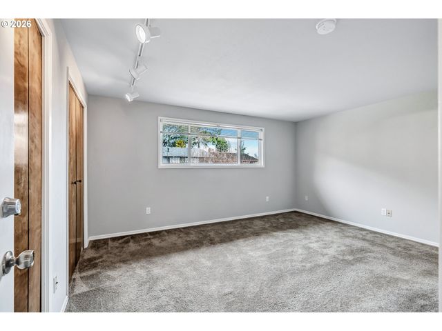 17 BRITTEN Ct, Lake Oswego, OR 97035