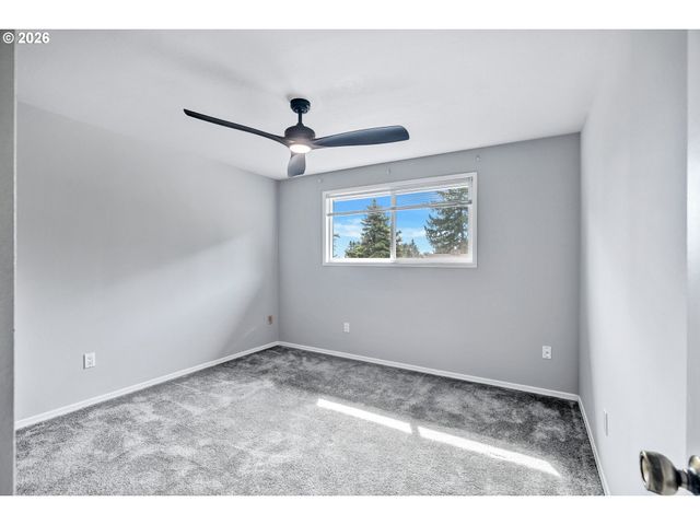 17 BRITTEN Ct, Lake Oswego, OR 97035