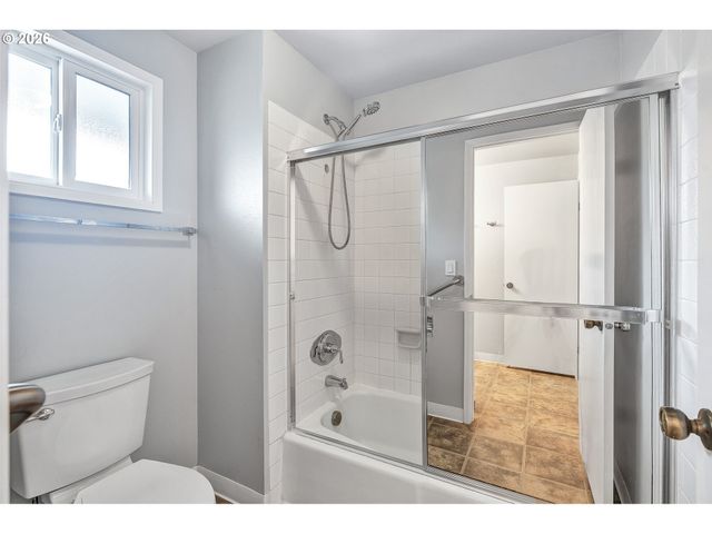 17 BRITTEN Ct, Lake Oswego, OR 97035