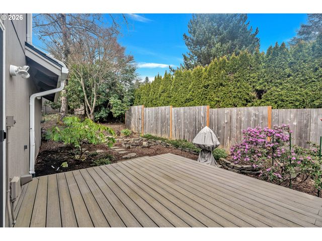 17 BRITTEN Ct, Lake Oswego, OR 97035