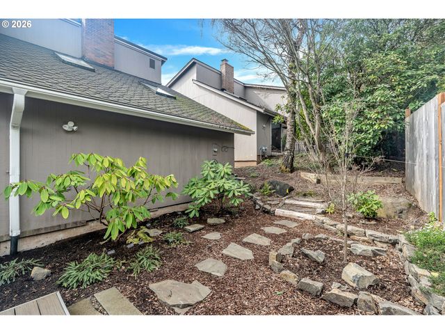 17 BRITTEN Ct, Lake Oswego, OR 97035