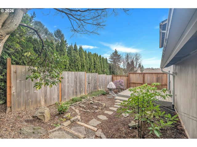 17 BRITTEN Ct, Lake Oswego, OR 97035
