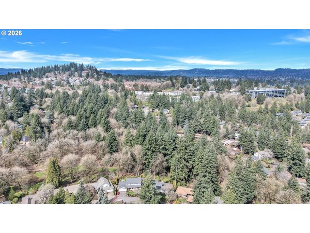 17 BRITTEN Ct, Lake Oswego, OR 97035