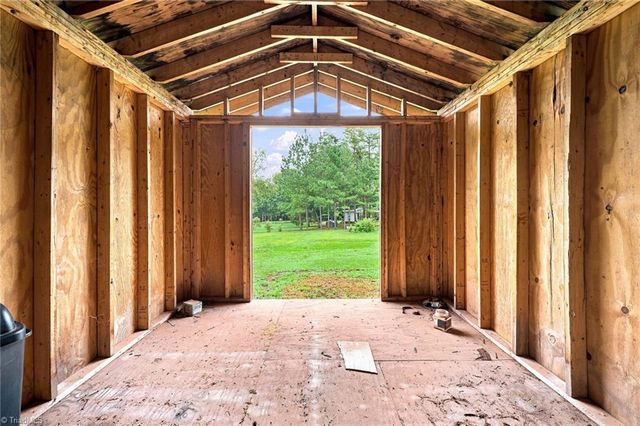 300 Brewer Road, Mayodan, NC 27027
