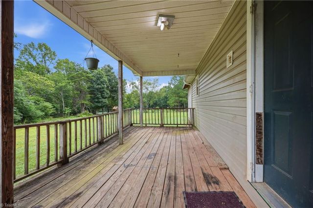 300 Brewer Road, Mayodan, NC 27027