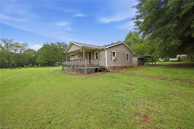 300 Brewer Road, Mayodan, NC 27027
