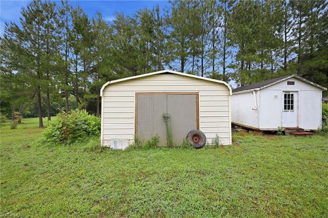 300 Brewer Road, Mayodan, NC 27027