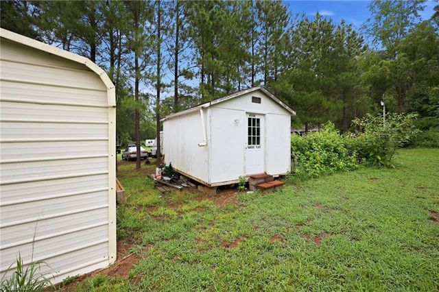 300 Brewer Road, Mayodan, NC 27027