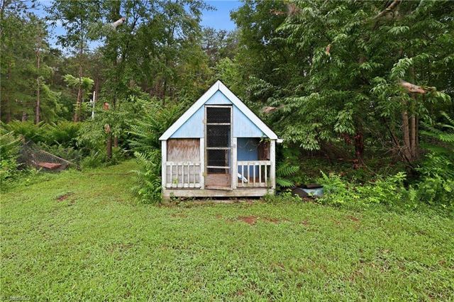 300 Brewer Road, Mayodan, NC 27027