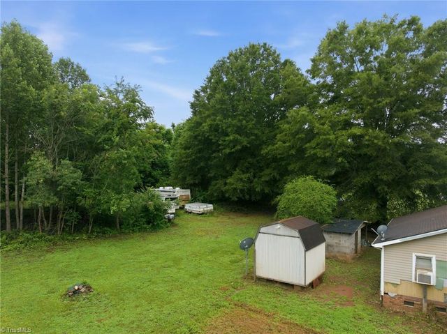 300 Brewer Road, Mayodan, NC 27027