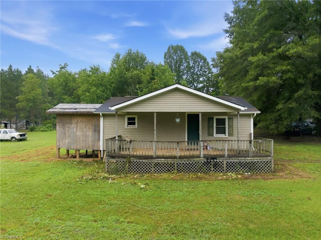 300 Brewer Road, Mayodan, NC 27027