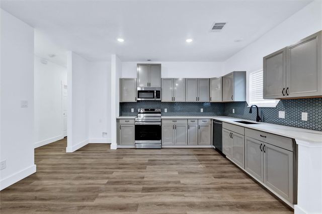 1027 W Coffin Street, Denison, TX 75020