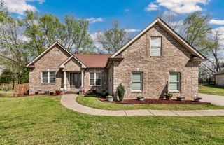 1040 Northridge Dr, Greenbrier, TN 37073