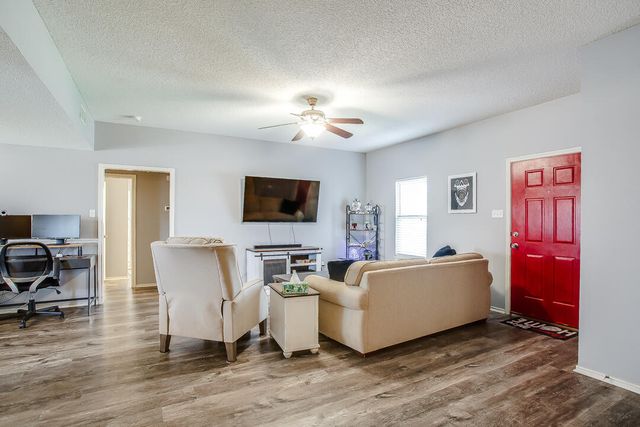 905 11th Street, Wolfforth, TX 79382