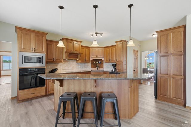 9500 Condray Road, Manhattan, KS 66503