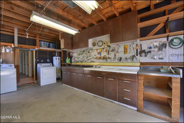 5107 RAYMOND JAYS Road, El Paso, TX 79903